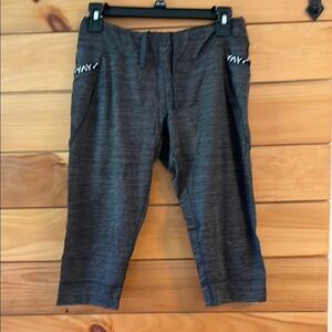 Patagonia Gray Capris Relaxed Fit Elastic Waistband